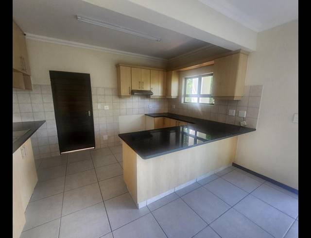 3 BEDROOM TOWNHOUSE FOR SALE IN SEAWARD ESTATES